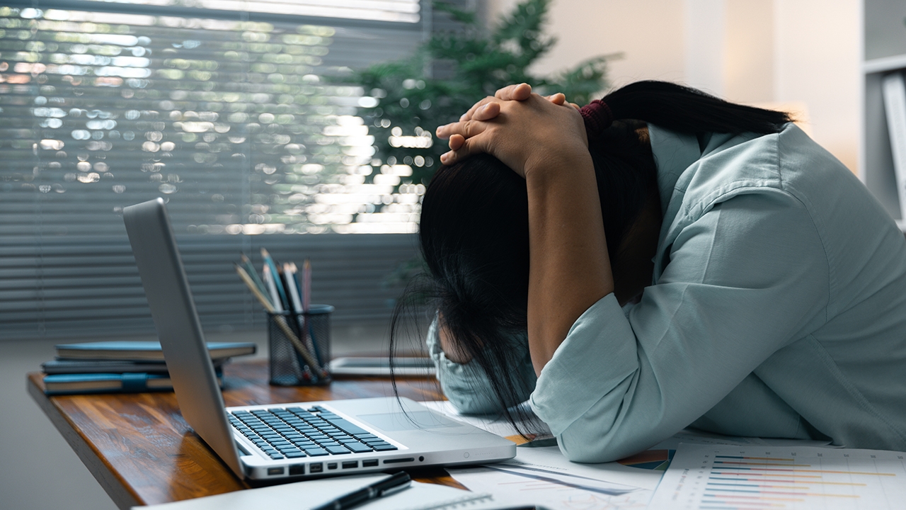 Burnout จนอยากลาออกเช็กด่วน เปิดวิธีจัดการชีวิต เมื่อเงินในบัญชียังไม่อนุญาต