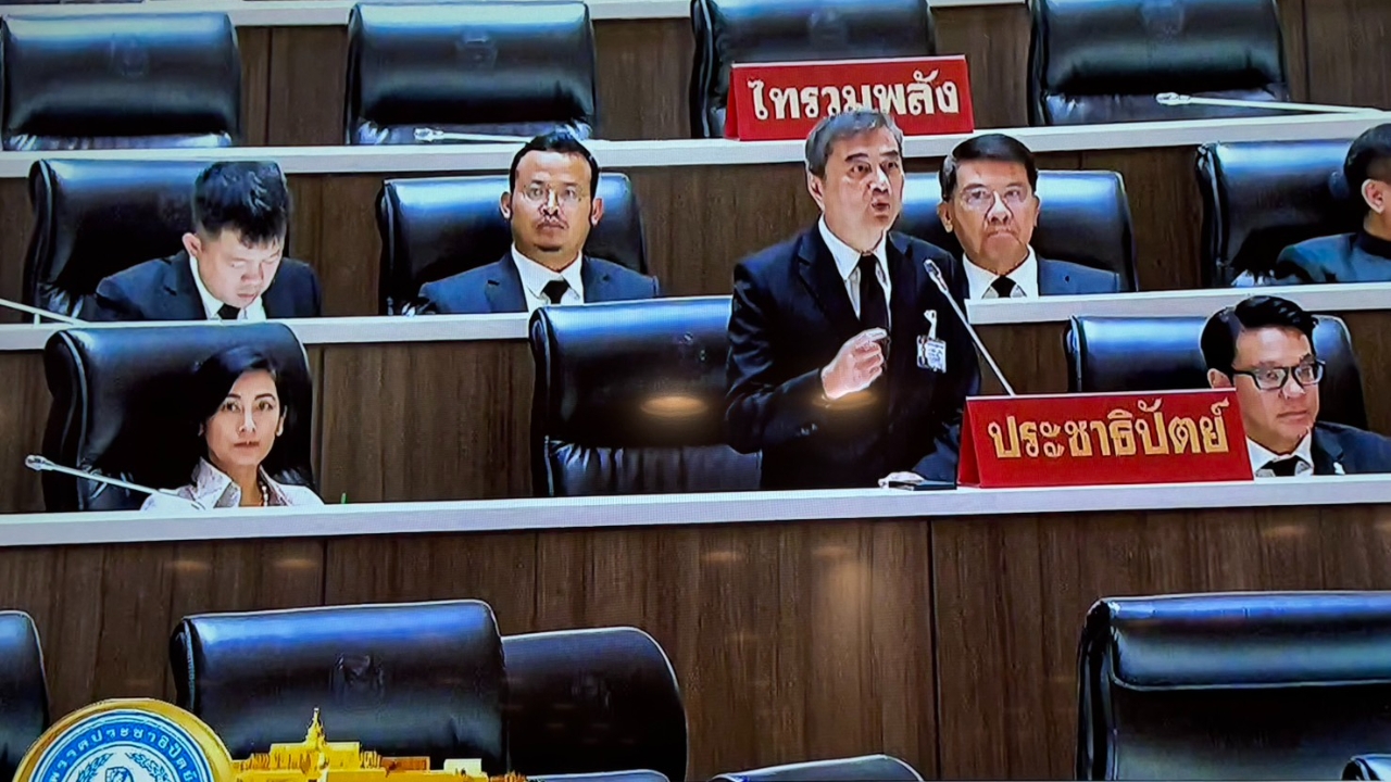 "อภิสิทธิ์" หักดิบแลนด์บริดจ์ อัดยับเอื้อทุนเก็งกำไรที่ดิน หวั่นทำลายปักษ์ใต้