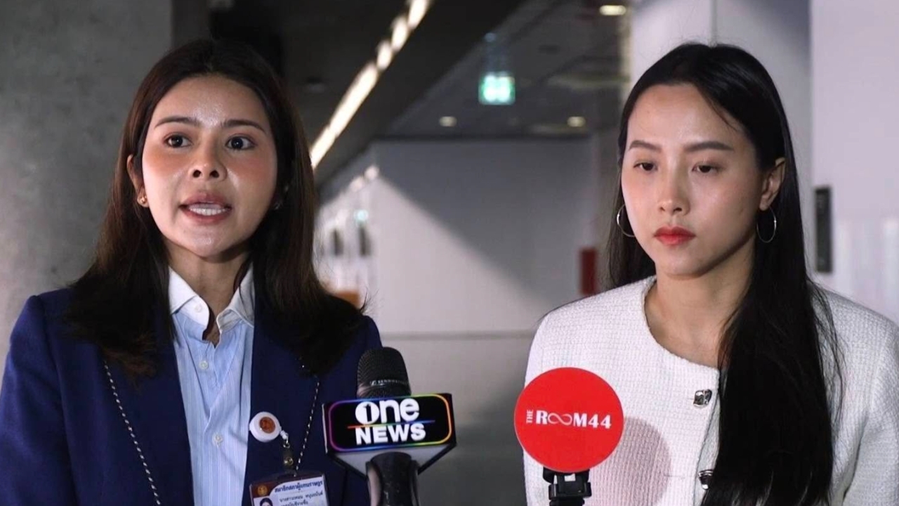 “รักชนก-ภคมน” ยื่นหลักฐานฟันประธาน กสทช. แฉนั่งควบแพทย์-บอร์ดธนาคาร ขาดคุณสมบัติชัดเจน