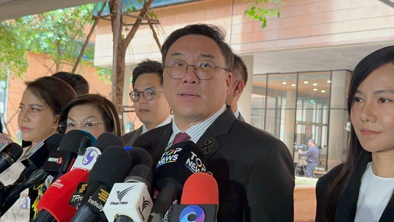 เพื่อไทยร่วมยินดี “ทักษิณ” ได้รับอภัยโทษ ปัดครอบงำพรรค ต้องไม่มีคำถามแบบนี้แล้ว