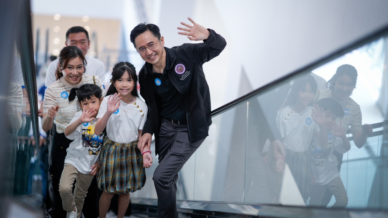 “ยศชนัน” ควงภริยา-ลูก เที่ยว Futurium ชมพิพิธภัณฑ์วิทยาศาสตร์ของไทยยอดเยี่ยมไม่แพ้ใคร