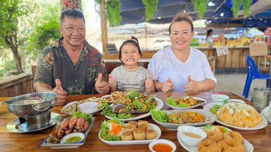 ตำนานเอ็นหอยจอบ! ผัดฉ่า-ต้มระกำ “เฮียหมู” อาหารพื้นบ้านรสเด็ด ของดีบ้านเพ ระยอง