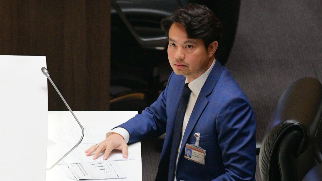 แจงเหตุครม.ไม่ยืนยันร่างรัฐธรรมนูญ “ภราดร” ชี้ หวั่นถูกตีตก โยนเป็นอำนาจสภาฯ