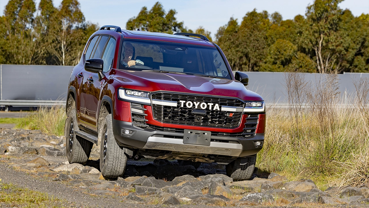 พี่มาอย่างเท่ Toyota Land Cruiser 300 HEV เปิดตัวที่ออสเตรเลียแล้ว
