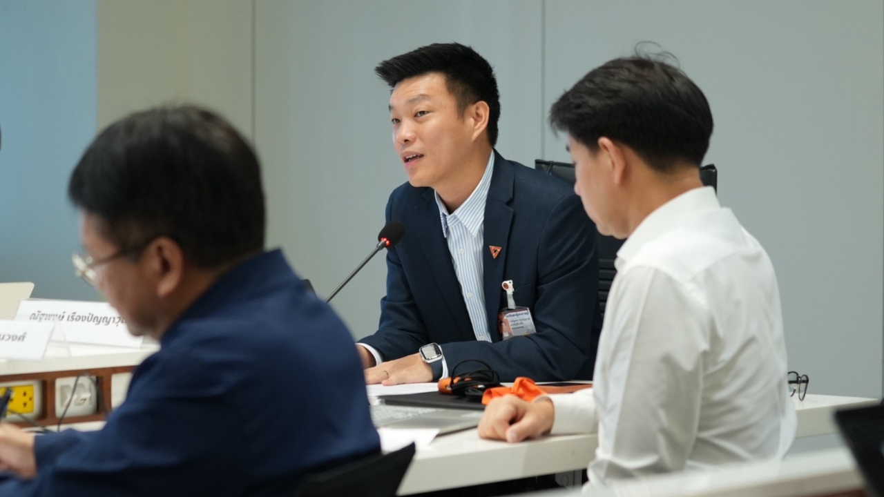 “เท้ง” นำประชุม ครม.เงา พรรคประชาชน จี้รัฐบาลเร่งเคาะ 3 เรื่องด่วนในสัปดาห์นี้