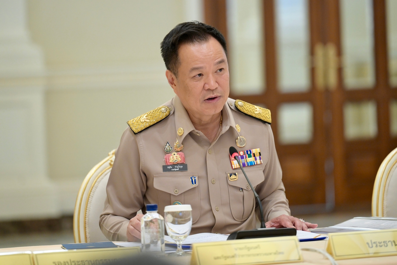 “อนุทิน” ไม่เปรียบเทียบ “ไทยเข้มแข็ง-ไทยช่วยไทย” ตอกกลับ “ศิริกัญญา” คนทำงานเป็นกับไม่เป็น