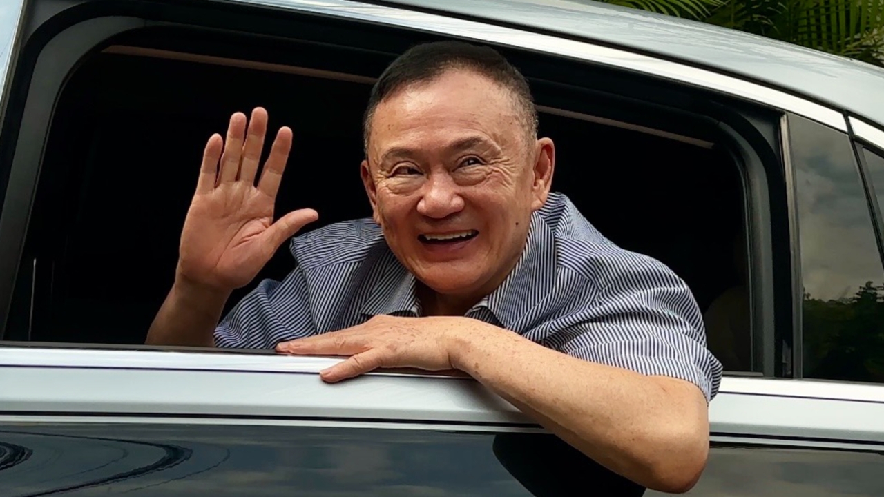 ครอบครัวรอต้อนรับ “ทักษิณ” ที่บ้านจันทร์ส่องหล้า เตรียมไปตรวจสุขภาพที่ รพ. พรุ่งนี้