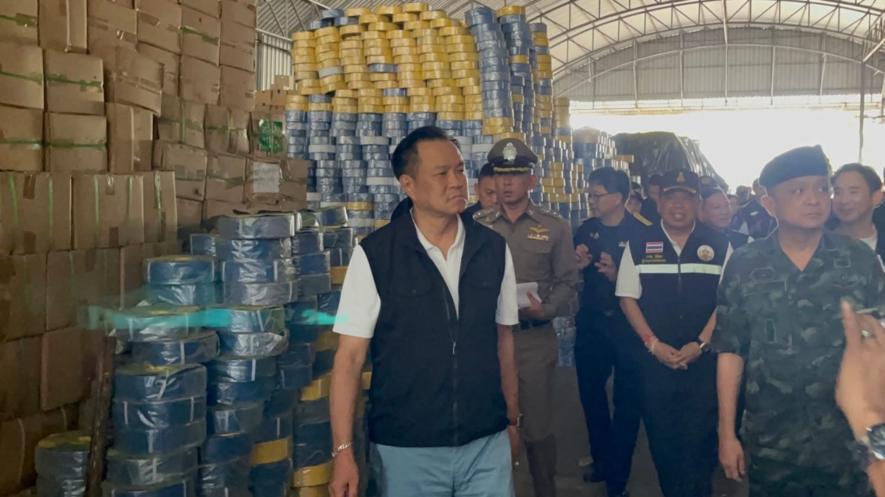 “อนุทิน” บินด่วนระนอง ค้นโกดังของหนีภาษี มูลค่ากว่า 50 ล้าน ชื่นชมทีมผู้จับกุม