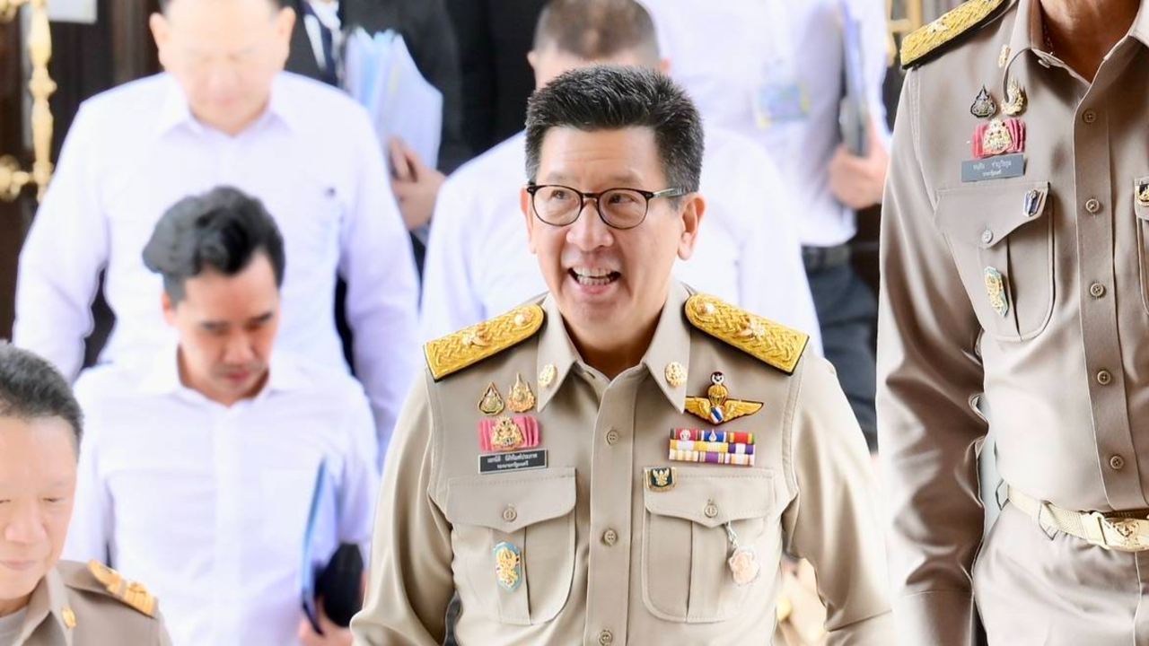 “เอกนิติ” เทียบอดีต พ.ร.ก.กู้เงิน ไทยเข้มแข็ง ยุคประชาธิปัตย์ ก็มีเพียง 4 หน้า