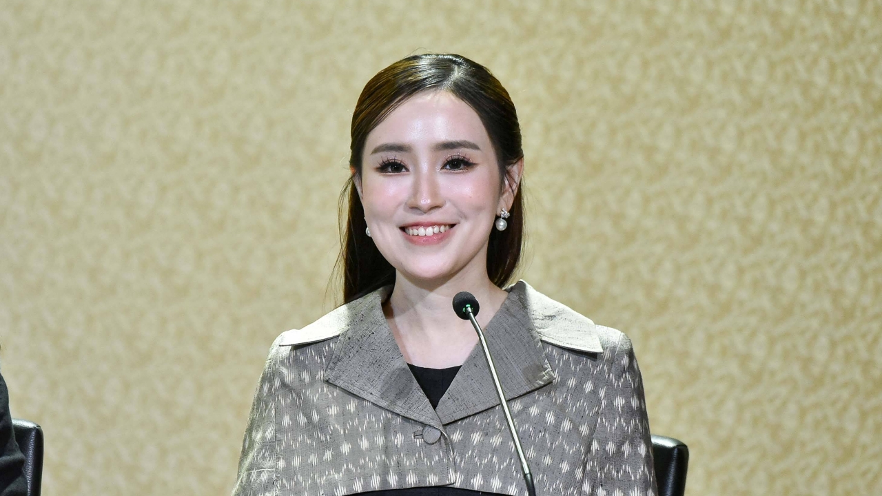 ครม. มีมติแต่งตั้ง “ร.อ.หญิงภัทร์ดารัสมิ์ ทองสลวยกร” นั่งรองโฆษกรัฐบาลคนที่ 3