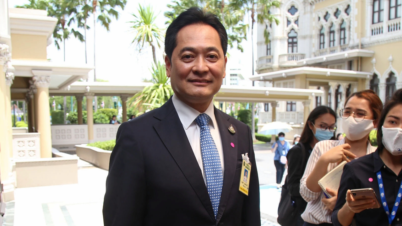ประวัติ “อนุชา บูรพชัยศรี” ตัวเต็ง ผู้สมัครผู้ว่าฯ กทม. พรรคประชาธิปัตย์