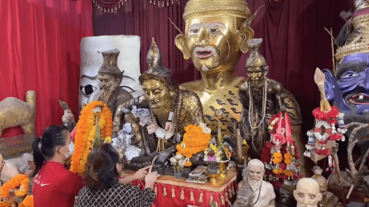 สายมูแน่น "อาศรมฤาษีเณร" กราบขอพรโชคลาภ ส่องอ่างน้ำมนต์ลุ้น "เลขเด็ด 16/5/69"