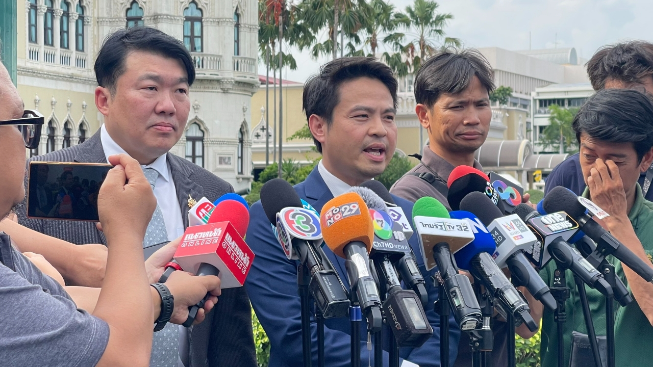 “ภราดร” แง้ม ภูมิใจไทยยกร่างรัฐธรรมนูญ เตรียมนำเข้าวงประชุมพรรค 19 พ.ค. นี้