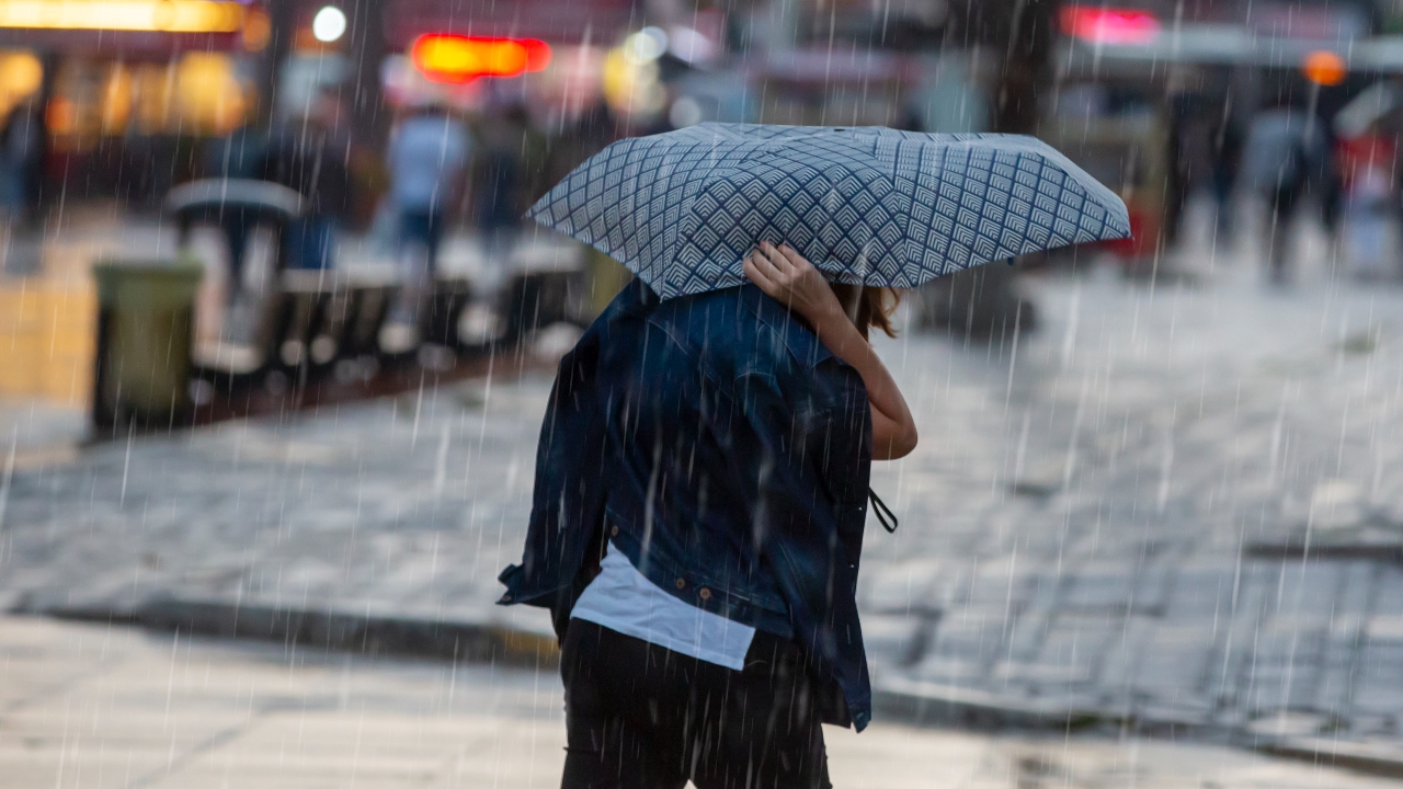 เตือนฉบับ 13 ไทยฝนตกหนักมาก เช็กจังหวัดเสี่ยงได้รับผลกระทบถึง 21 พ.ค. 69