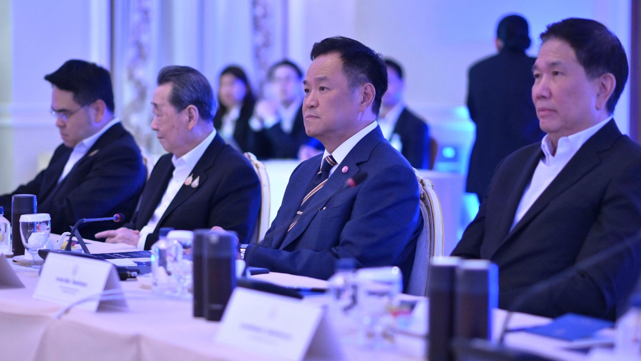วงบิ๊ก CEO “เจ้าสัวซีพี-เจ้าสัวสหพัฒน์” นั่งประกบซ้าย-ขวา นายกฯ อนุทิน