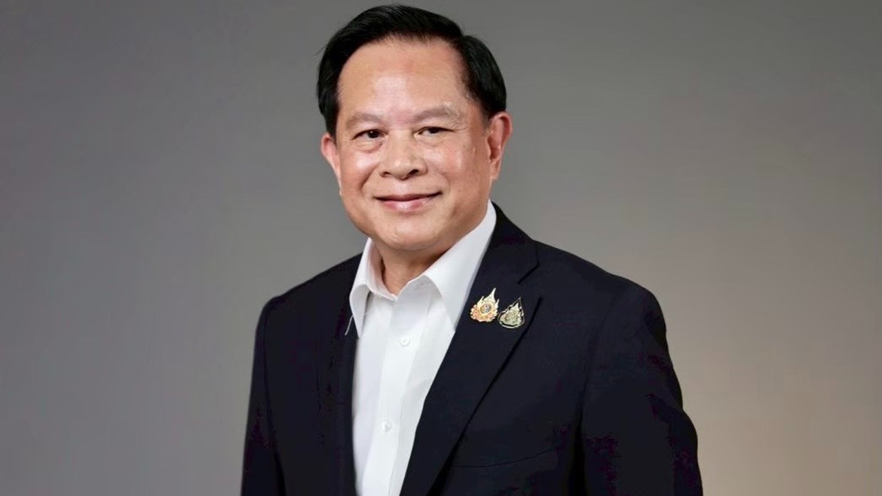 “พีระพันธุ์” ห่วงรัฐบาล ปลดล็อก 8 ธุรกิจต่างด้าว ตัดอำนาจกระทรวงพาณิชย์
