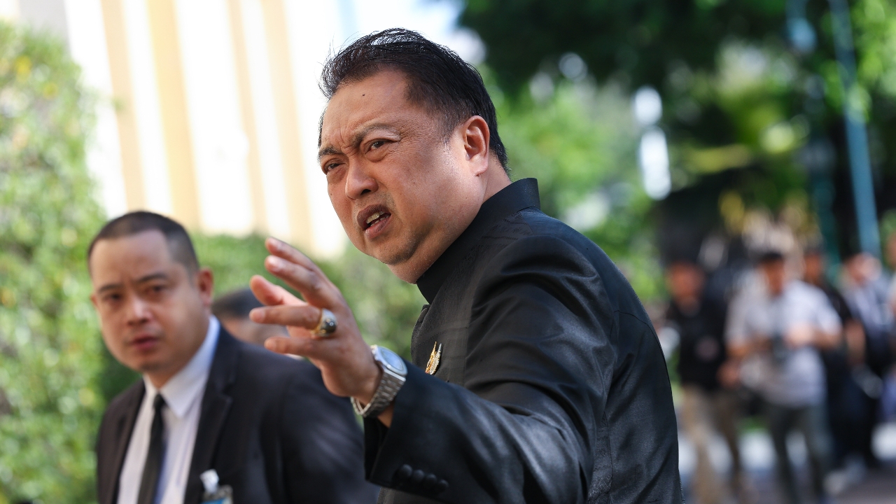 “สุชาติ” เดือดเดินชนนักข่าว บอกรู้จักน้อยไป หลังถูกจี้ปมโพลทุจริตกรมควบคุมมลพิษ