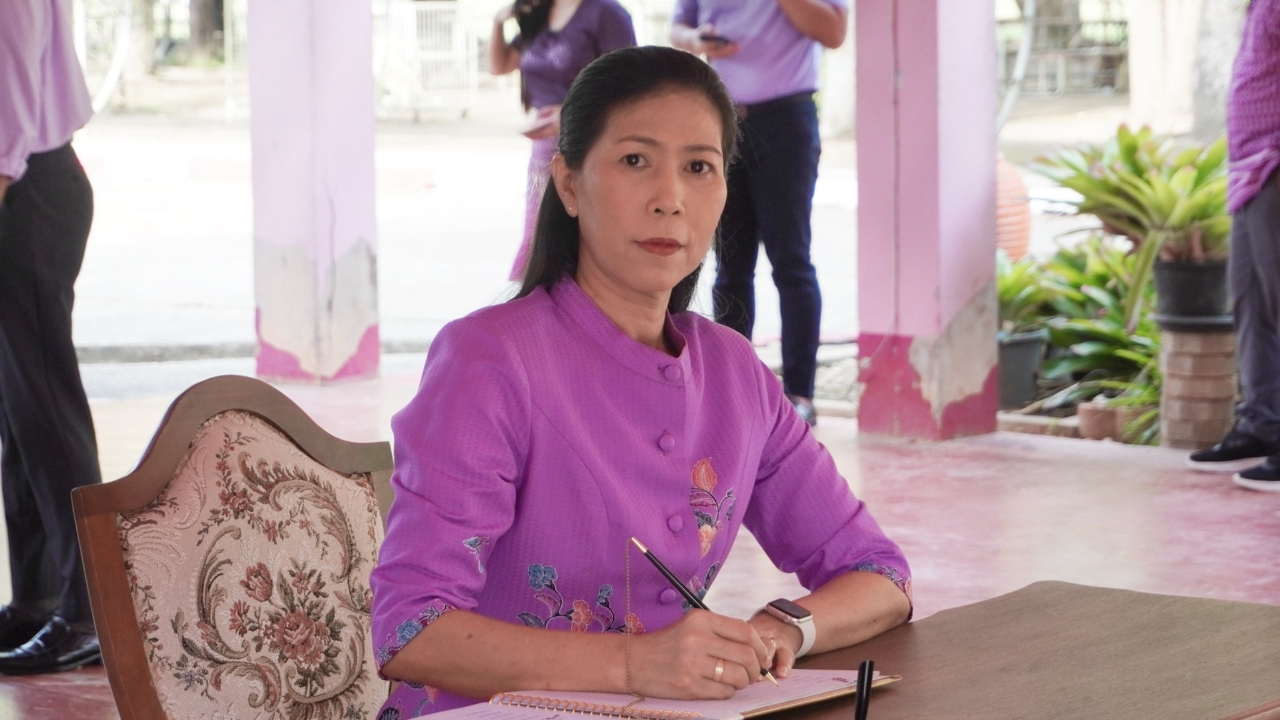 พระราชทานเครื่องราชฯ “ศศิพัชร สินสโมสร” อดีต ผอ.โรงเรียนพะตงฯ สละชีวิตปกป้องครู-นร.