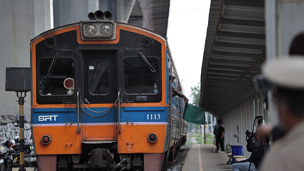 คนขับรถไฟไทย เรียนจบอะไร? เปิดคุณสมบัติ-ด่านทดสอบสุดหิน ก่อนได้เป็นพนักงานตัวจริง