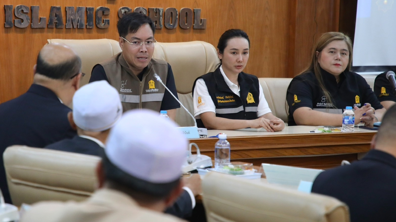 “อัครนันท์” ควง “ลิณธิภรณ์” ลุยปัตตานีติดตามเงินเยียวยา “ครูปาตีเมาะ”