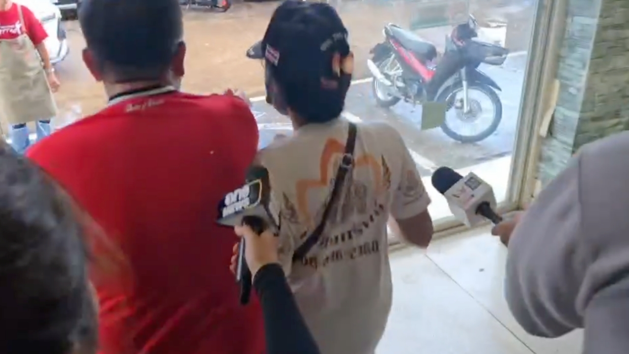 "ป้าแหวว" เมียนายเดช ยันไม่รู้เรื่องสามีขโมย - เผาทำลายหวย 6 ล้าน