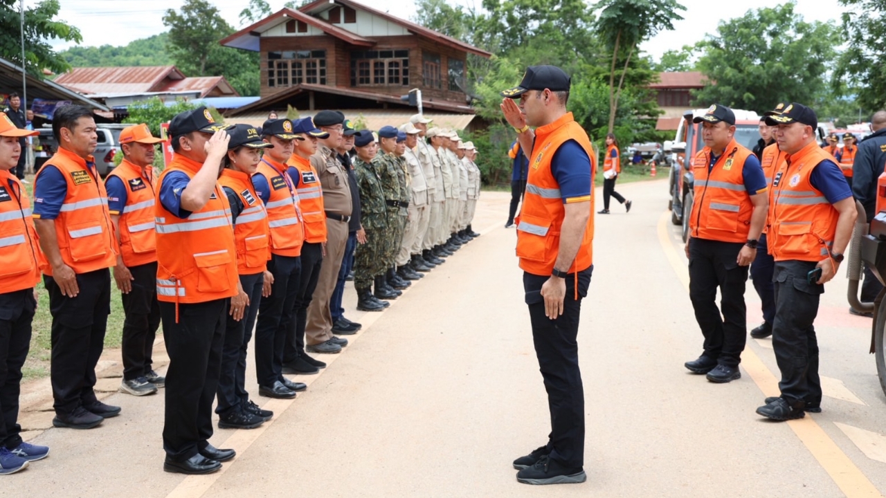 มท.3 ลงพื้นที่ศูนย์พักพิงฯ บ้านตาดกลอย ติดตามการรับมืออุทกภัยที่ต้องเจอทุกปี
