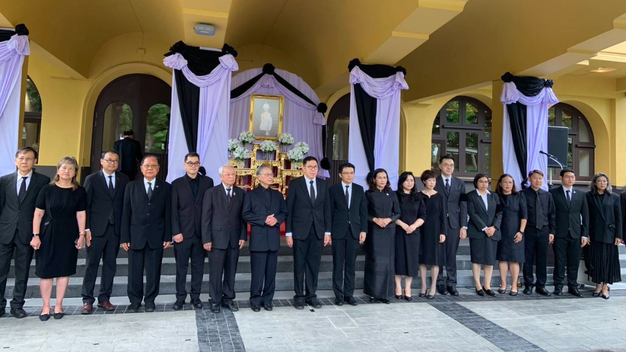 “ชวน หลีกภัย” ร่วมประชาคมธรรมศาสตร์ ถวายความอาลัย “เจ้าฟ้านักกฎหมาย”