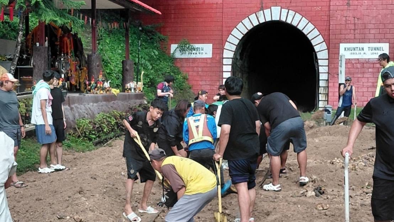 แจ้งปิดทางชั่วคราว ระหว่างสถานีขุนตาน-แม่ตานน้อย หลังฝนตก ดินสไลด์