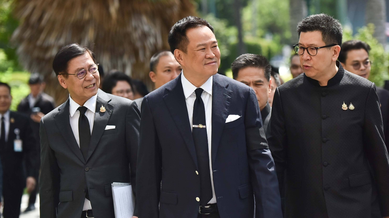 นายกฯ โยนถามปลัดมหาดไทย หลังย้าย 2 รองผู้ว่าฯ ภูเก็ต ด้าน “อรรษิษฐ์” ปัดตอบ