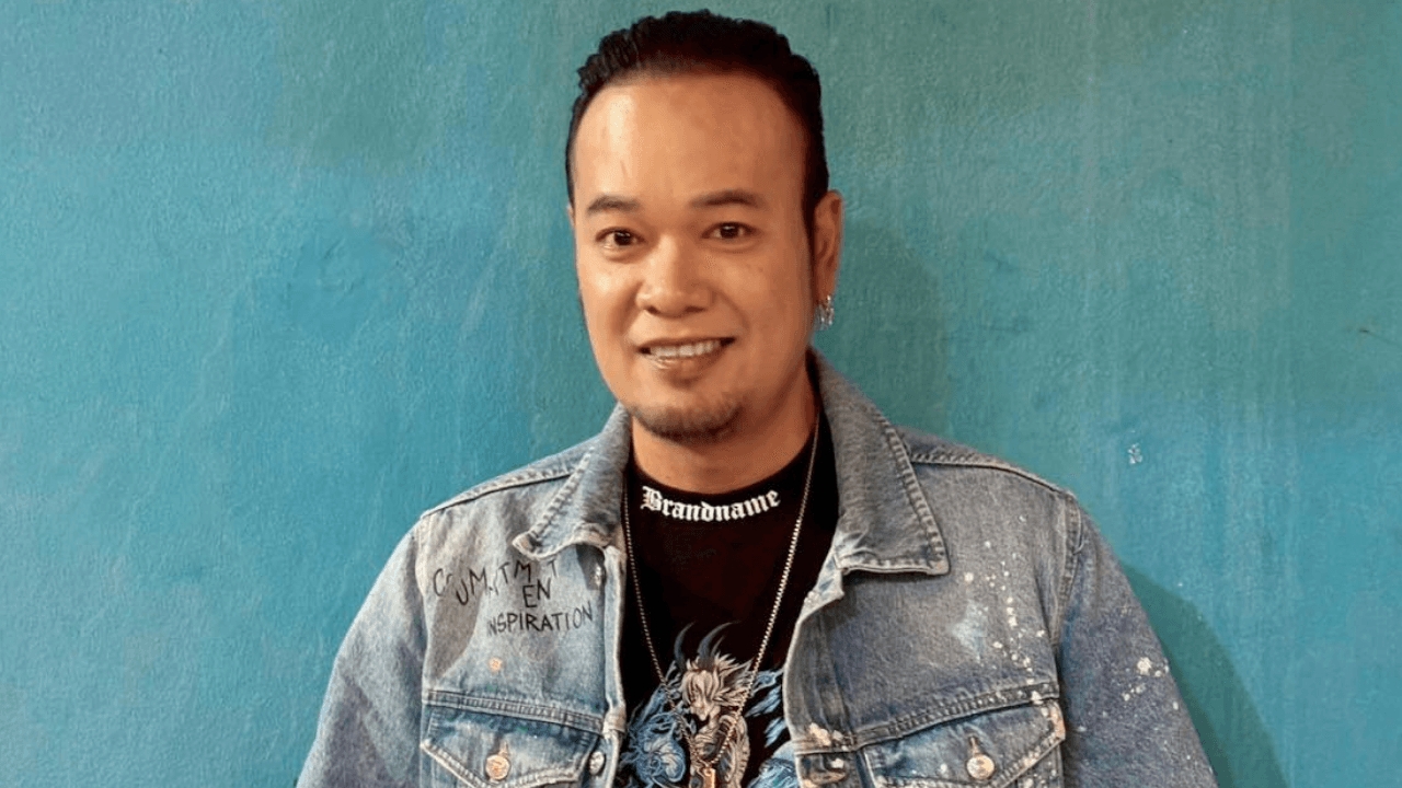 สุดเศร้า “เหน่ง เหม่งจ๋าย” ตลกดังเสียชีวิตแล้ว นาย เดอะคอมเมเดี้ยน โพสต์แจ้งข่าวช็อก