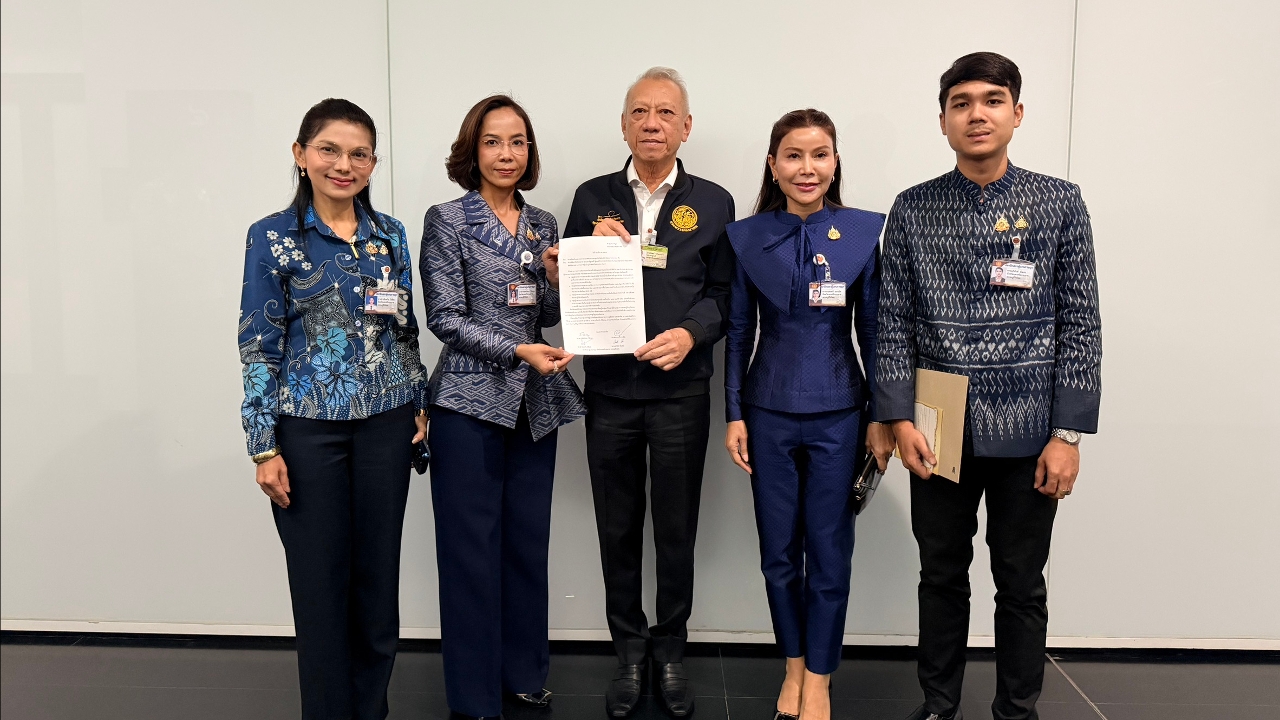 4 สส.นครศรีธรรมราช เร่งรัฐบาลแก้ปัญหาน้ำมันในระดับพื้นที่ หลังเศรษฐกิจฐานรากได้รับผลกระทบหนัก