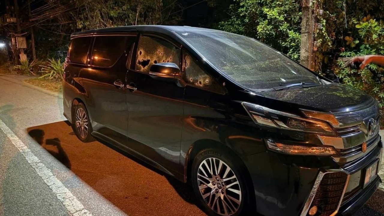 ด่วน คนร้ายยิงถล่มรถ สส.นราธิวาส "กมลศักดิ์ ลีวาเมาะ" ผู้ติดตาม-คนขับ เจ็บสาหัส