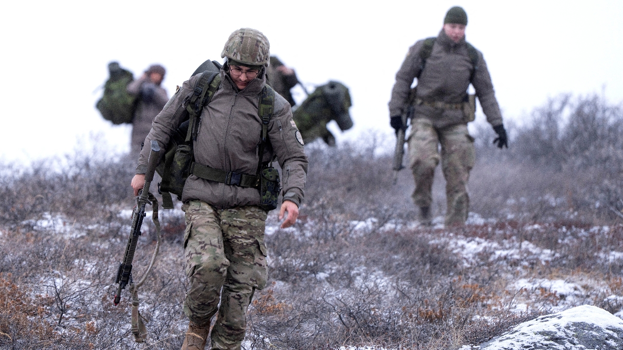 เดนมาร์กส่งทหารป้องกันกรีนแลนด์ แถมขู่จะระเบิดรันเวย์ทิ้ง หากสหรัฐจะบุกยึด 