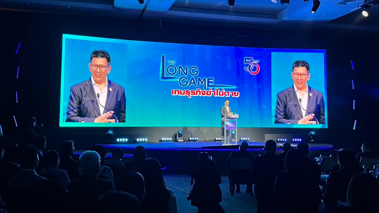 “เอกนิติ” สั่งกระทรวงการคลังเตรียมพร้อม ลดภาษีน้ำมัน หากเงินกองทุนถึงขีดจำกัด