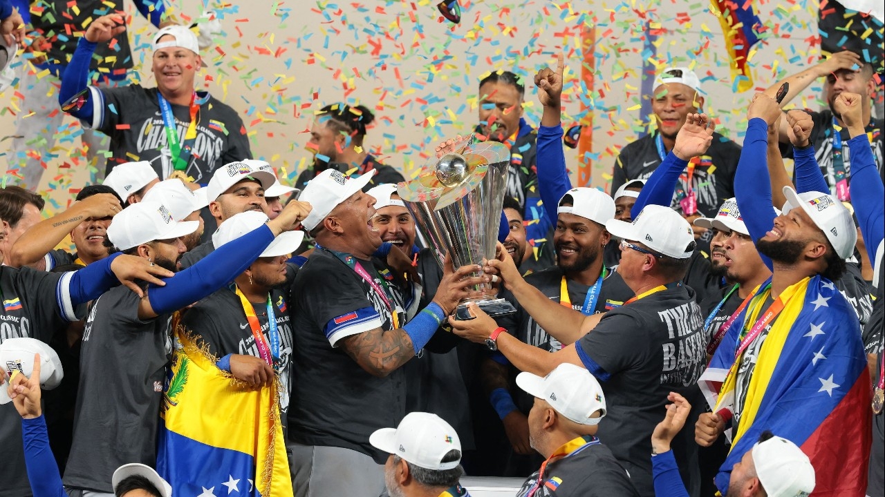 Venezuela Upsets U.S. 3-2 to Win First WBC Championship on Miami Soil