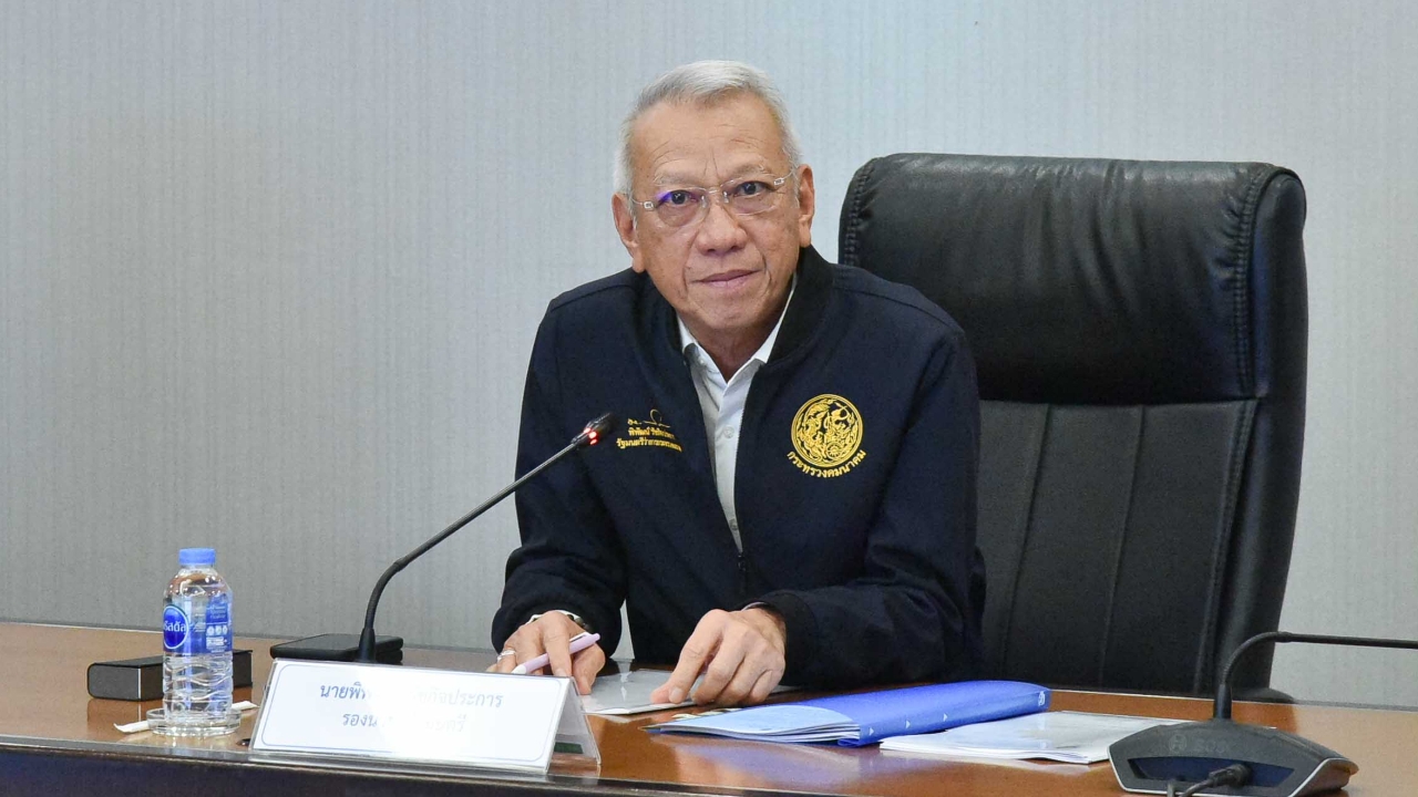 “พิพัฒน์” คุยสมาคมประมง ขอบคุณไม่นำเรือปิดอ่าว บอกไม่อยากตำหนิหน่วยงานอื่นขนรถปิดถนน