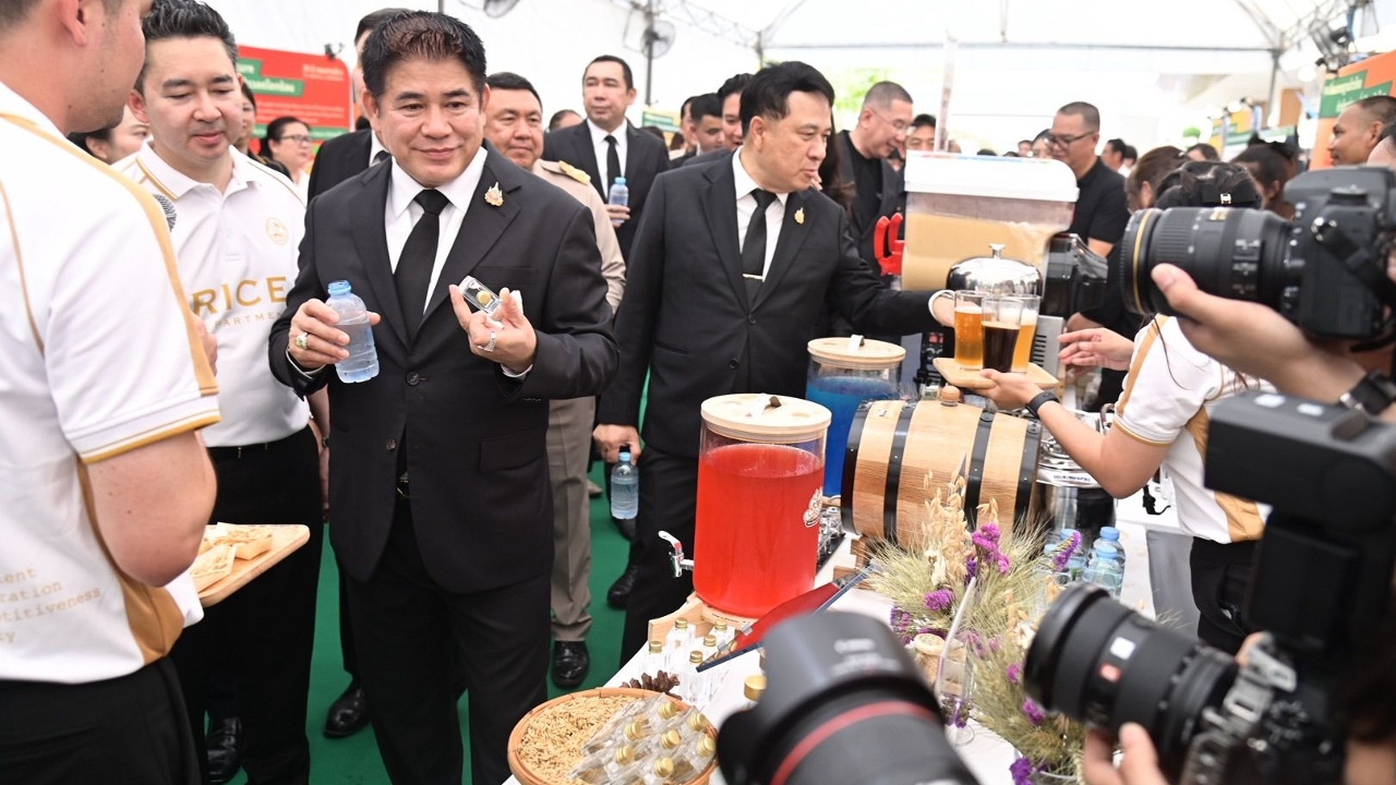 “ธรรมนัส” ฝากข้าราชการกรมข้าว คิดถึงชาวนาเป็นหลัก เดินหน้าพัฒนาข้าวไทยทั้งระบบ