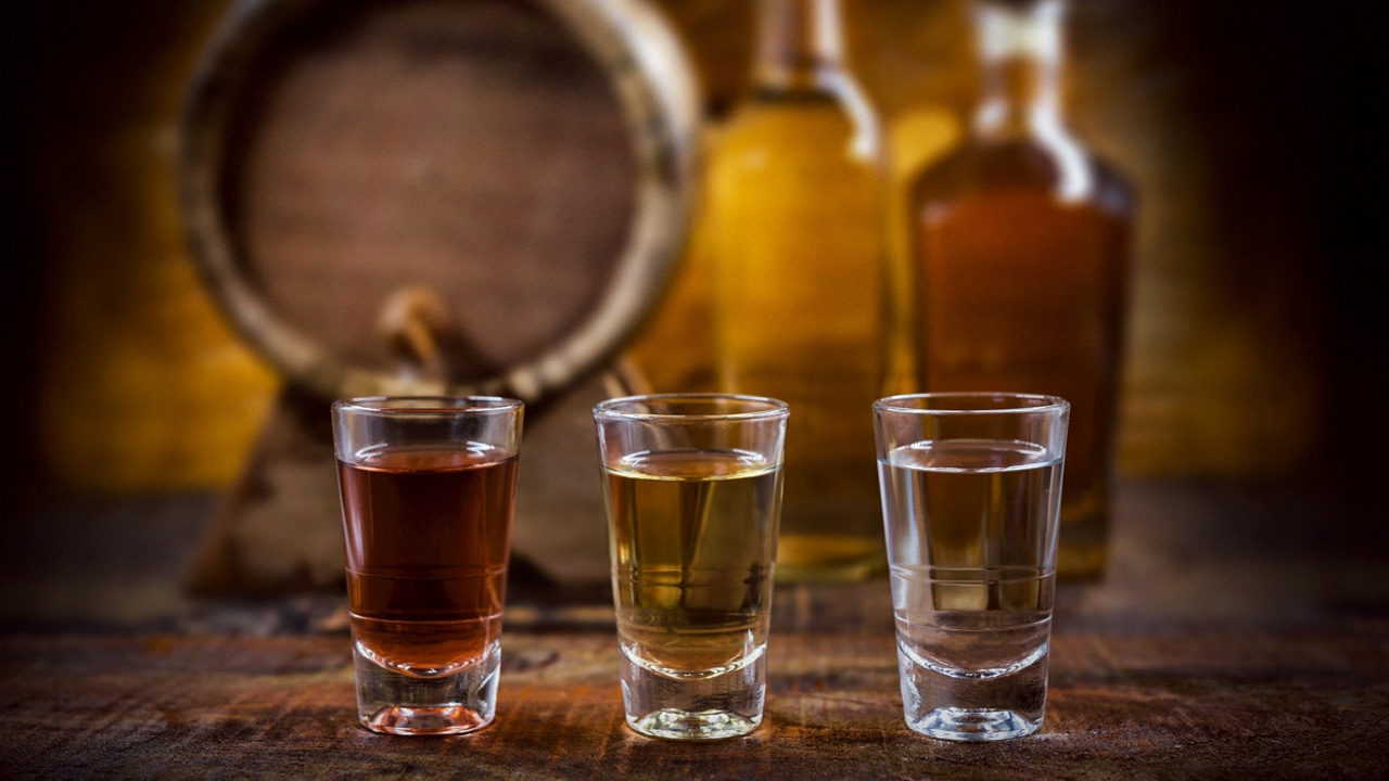 ดริ๊งค์แล้วติดใจ อยากเป็นผู้ผลิต “สุราชุมชน” ต้องไม่ลืมขอใบอนุญาตจากกรมสรรพสามิต