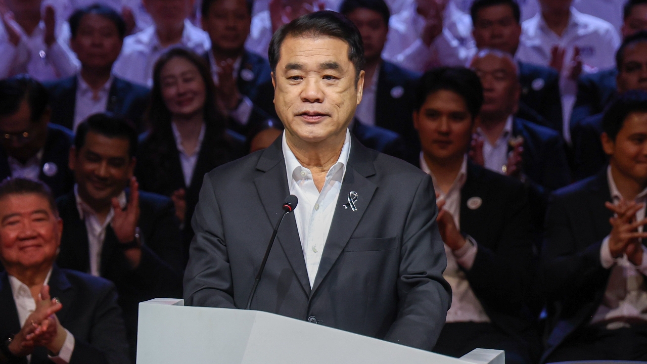 ประวัติ สุริยะ จึงรุ่งเรืองกิจ จาก คมนาคม สู่ว่าที่รองนายกฯและ รมว.เกษตรและสหกรณ์ รัฐบาลอนุทิน 2