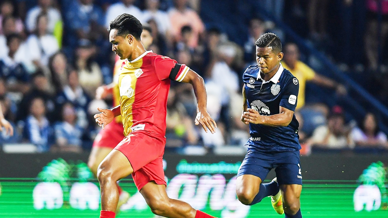 Buriram United Crush 10-Man Chonburi 5-0, Poised to Clinch Thai League 1 Title with Commanding Lead