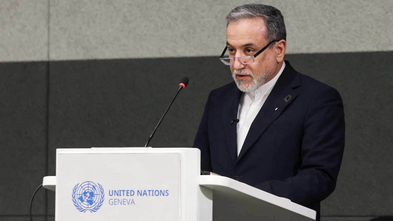 อิหร่านเผย ช่องแคบฮอร์มุซยัง “เปิด” อยู่ แต่ “ปิด” เฉพาะกับศัตรู