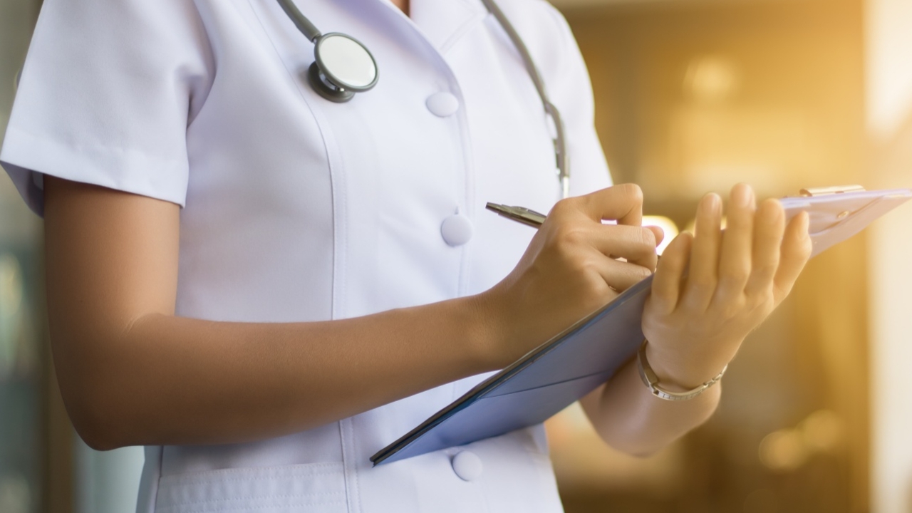 เลื่อนบังคับใช้ “เวรพยาบาลไม่เกิน 12 ชม.” พร้อมระดมความเห็น ก่อนออกฉบับใหม่