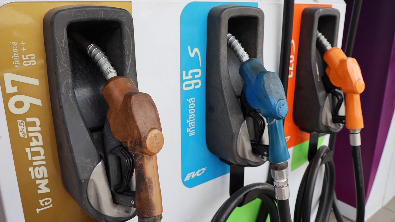 ราคาน้ำมันพรุ่งนี้ 18 มีนาคม 2569 เช็กแต่ละปั๊ม ดีเซล เบนซิน ลิตรละกี่บาท