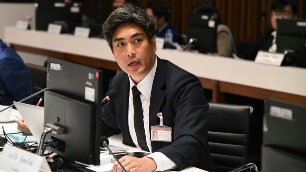 “ชัยวัฒน์” ชี้รัฐแจงเรื่องน้ำมันย้อนแย้งความจริง ใช้เงินกองทุนพยุงไม่ยืน แนะลดค่ารถเมล์ รถไฟฟ้า