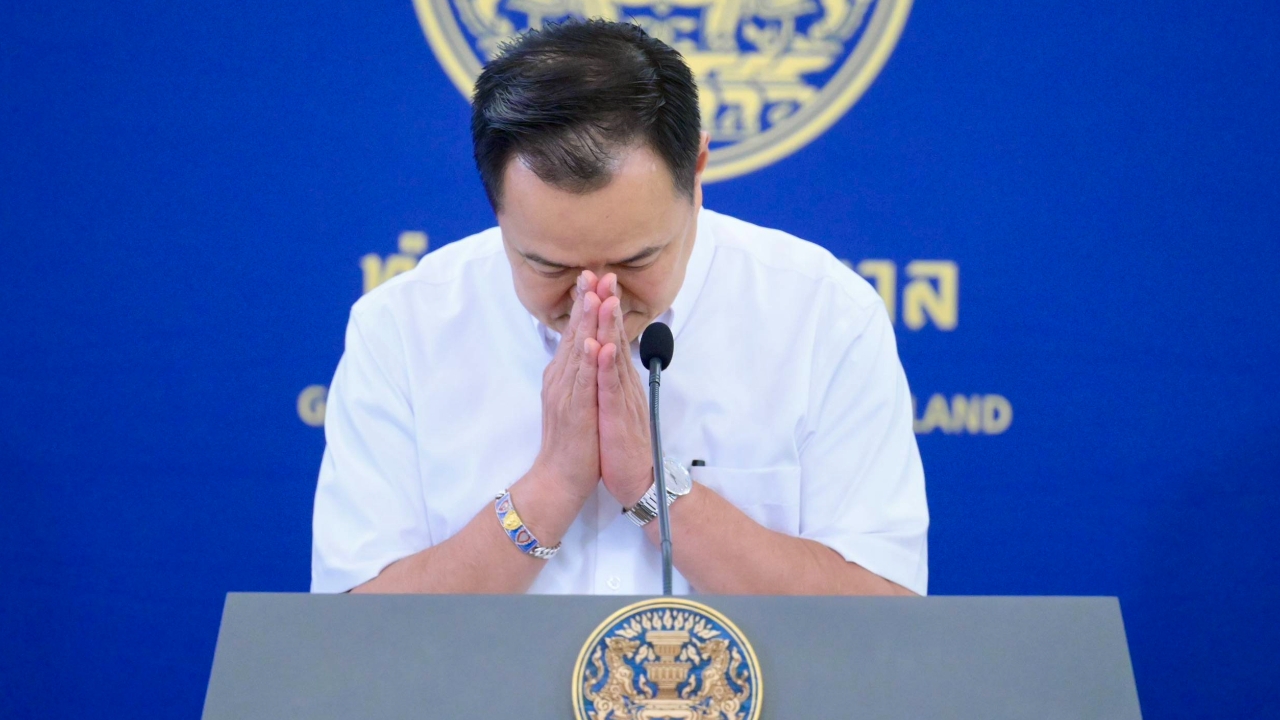 นายกฯ ขอโทษประชาชน วิกฤตปั่นป่วนน้ำมัน สถานการณ์คลี่คลายขึ้น หลังรัฐบาลหยุดตรึงราคา