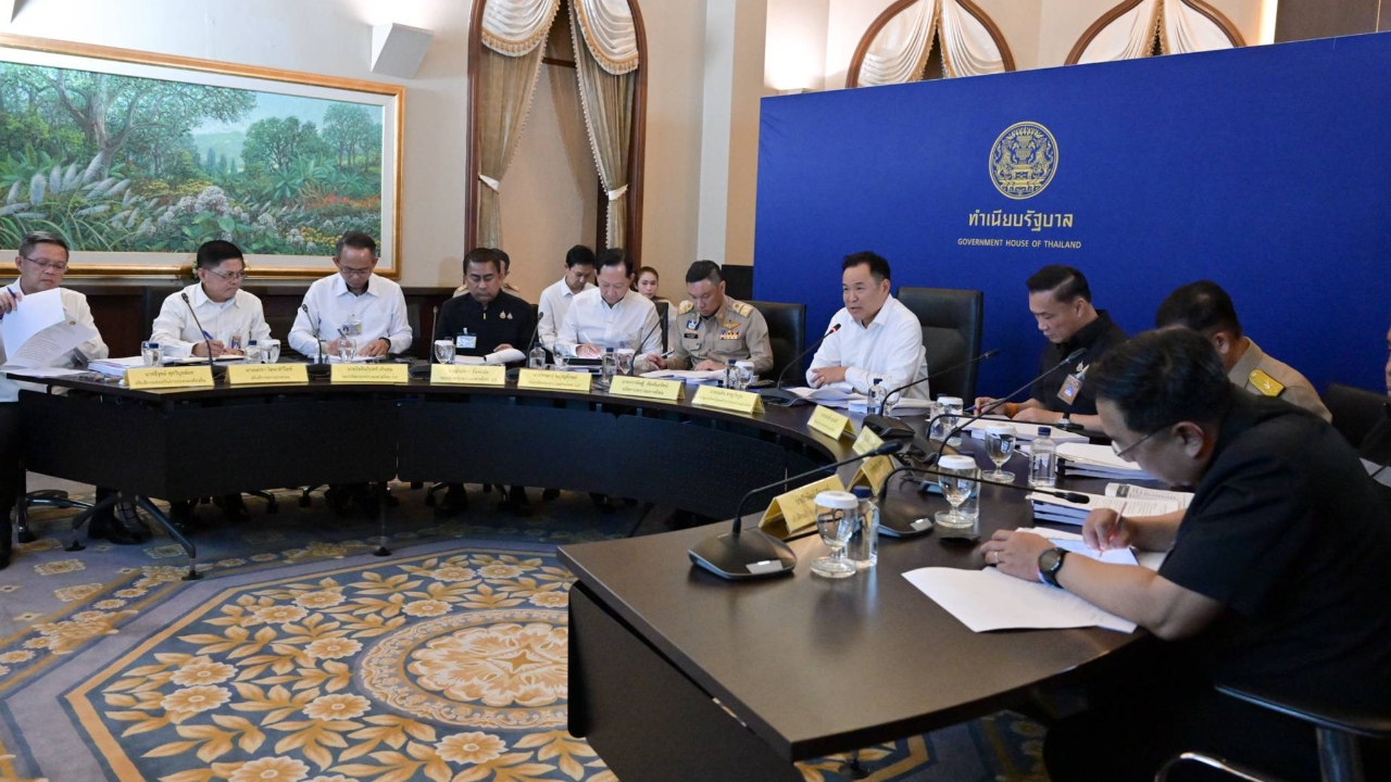 “อนุทิน” ประชุมด่วนผู้ว่าฯ กำชับใช้กฎหมายเด็ดขาด พวกหาผลประโยชน์บนความทุกข์ประชาชน