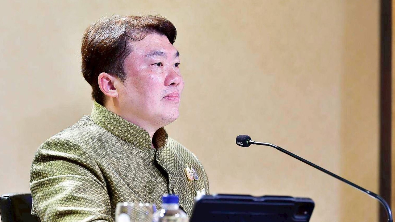 “สิริพงศ์” ซัด “พีระพันธุ์” เก่งแต่วิจารณ์ ผลงานอยู่ไหน ยันพาณิชย์แทรกแซงราคาน้ำมันไม่ได้