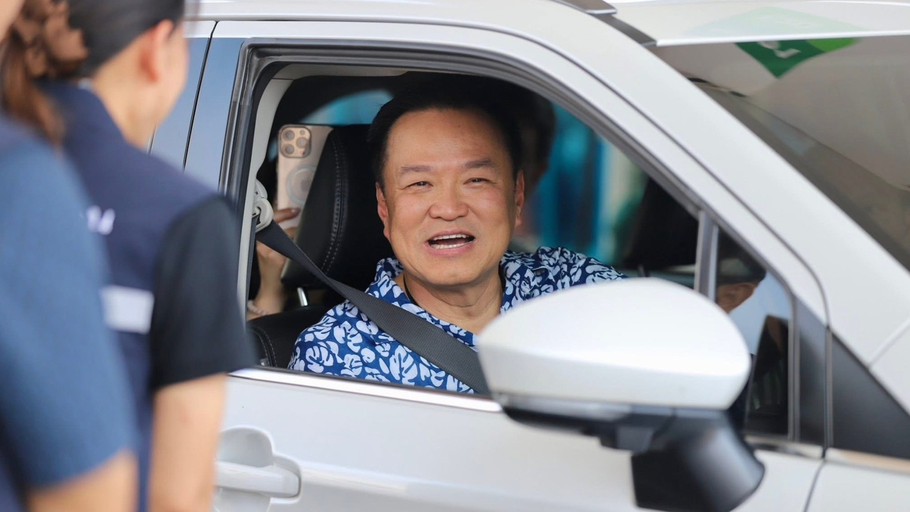 ส่องเลขเด็ด "ทะเบียนรถนายกฯ" เช่าขับสุ่มตรวจปั๊มน้ำมัน จ.นครพนม ลุ้นโชคงวด 1/4/69