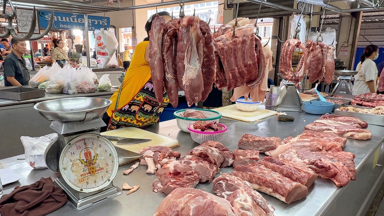 เช็กด่วน! ไข่ไก่-หมู ปรับขึ้นราคา เซ่นพิษอากาศร้อนจัด ต้นทุนพุ่ง