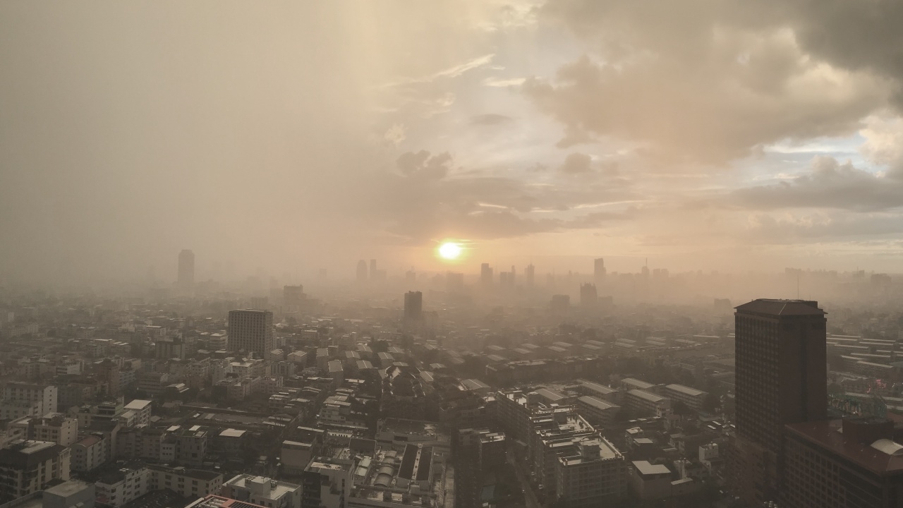 ค่าฝุ่น PM 2.5 พุ่งต่อเนื่อง อยู่ในระดับเฝ้าระวัง เช็กอาการพบบ่อย แนะวิธีบรรเทา